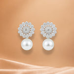 Load image into Gallery viewer, Pearl symphony earings
