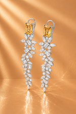 Load image into Gallery viewer, Emerald elan drop earings
