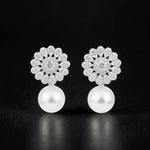 Load image into Gallery viewer, Pearl symphony earings
